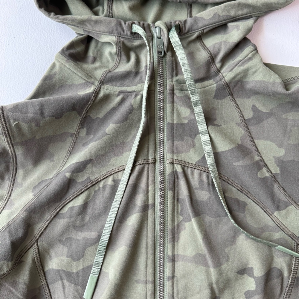 Lululemon Hooded Define Jacket *Nulu
Heritage 365 Camo Green Twill Multi- Size 6 - Picture 2 of 4